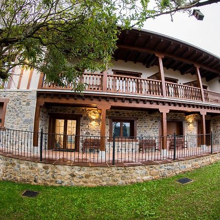 Apartamentos Los Picos De Europa Colio Exterior photo