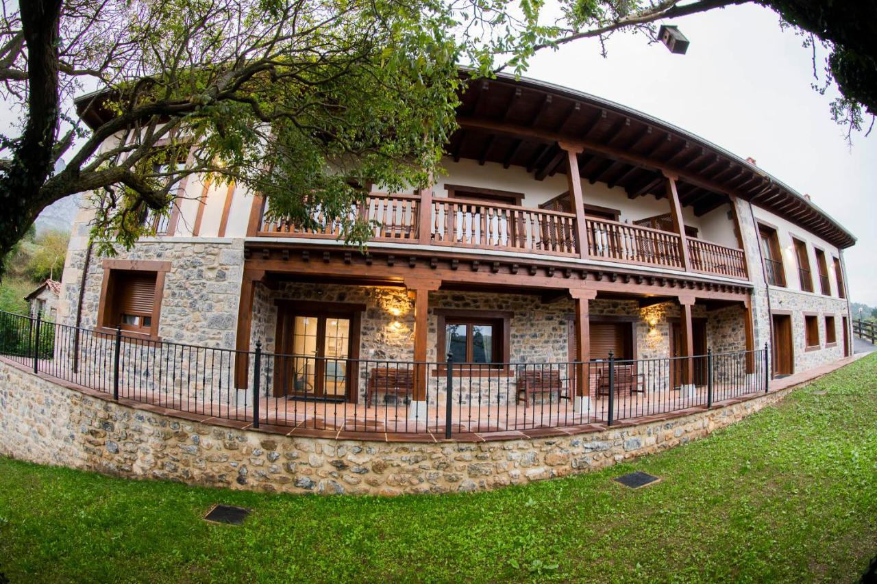 Apartamentos Los Picos De Europa Colio Exterior photo